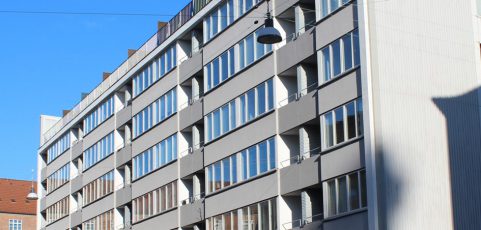 Hvordan får jeg fat i Administrator og Inspektøren?